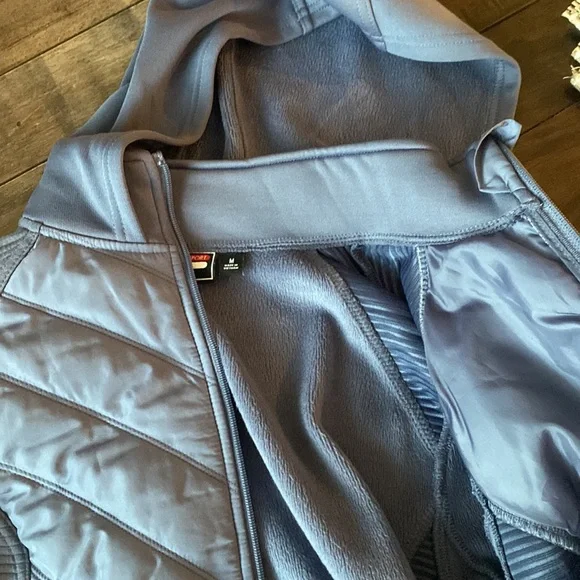 💗Sold💗 Fila “slim fit” workout jacket 💗 - Picture 9 of 12